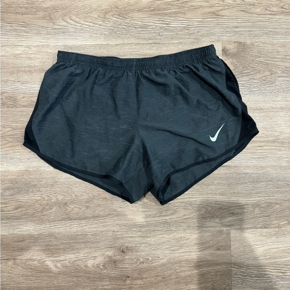 Women’s Nike drip fit shorts Medium